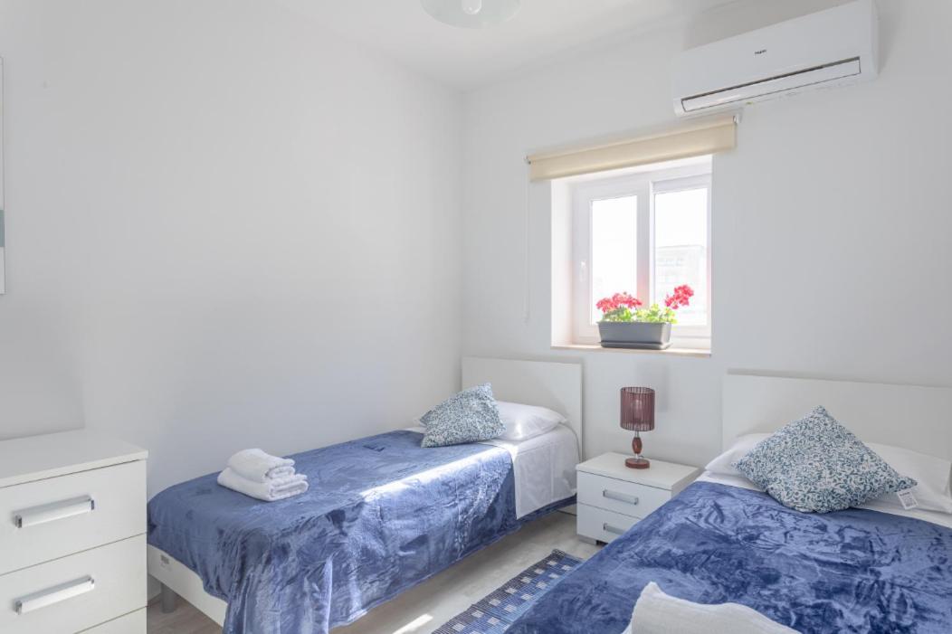 F3 Room 3, Private Room Two Single Beds Shared Bathroom Msida Eksteriør billede
