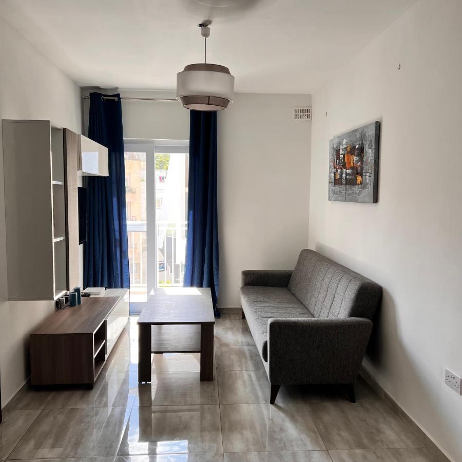 F3 Room 3, Private Room Two Single Beds Shared Bathroom Msida Eksteriør billede