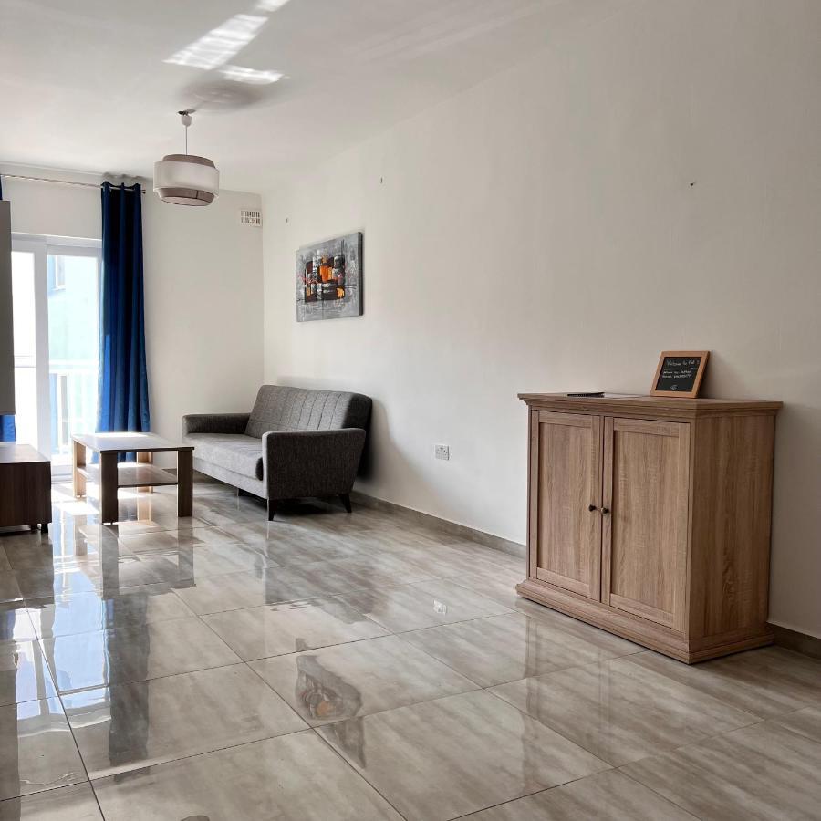 F3 Room 3, Private Room Two Single Beds Shared Bathroom Msida Eksteriør billede