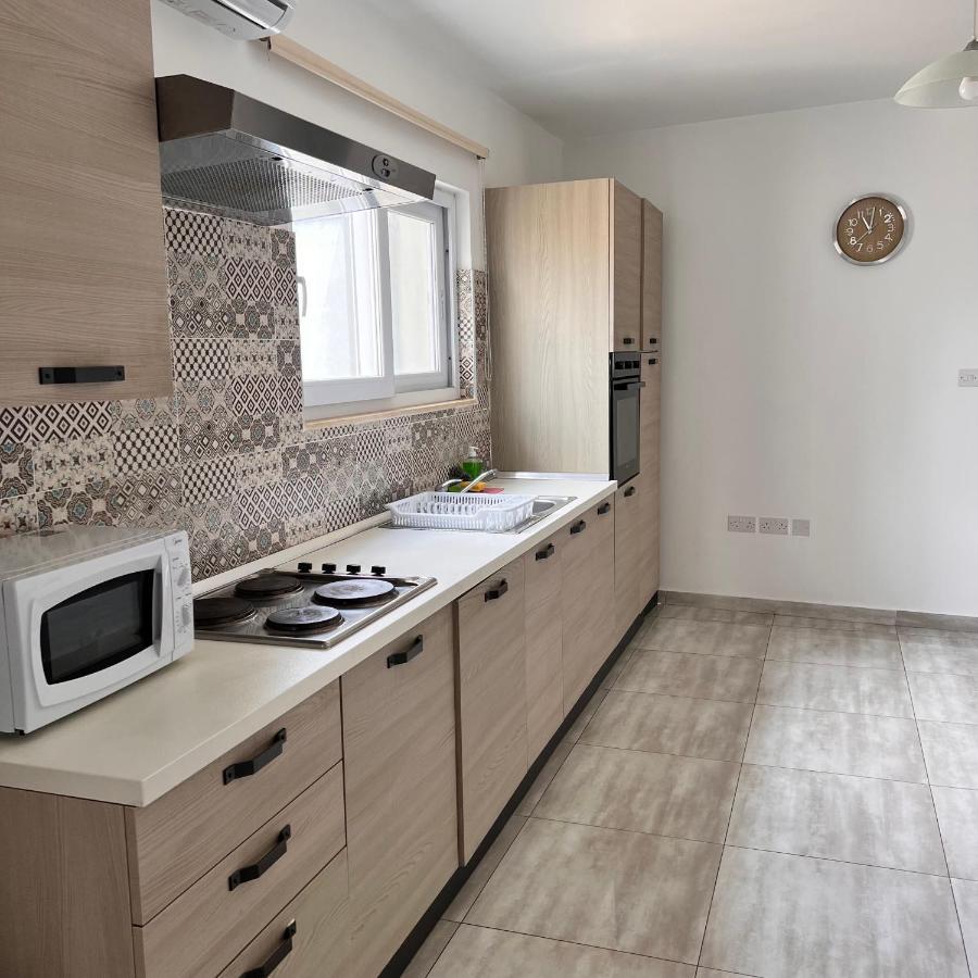 F3 Room 3, Private Room Two Single Beds Shared Bathroom Msida Eksteriør billede