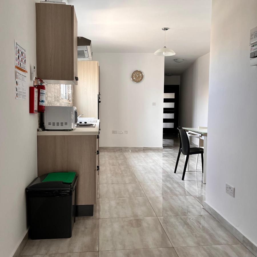 F3 Room 3, Private Room Two Single Beds Shared Bathroom Msida Eksteriør billede